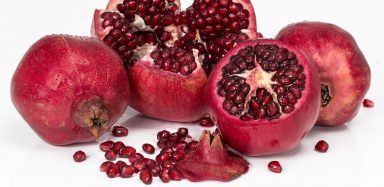 pomegranates: an example of antioxidant rich foods that may help prevent cancer